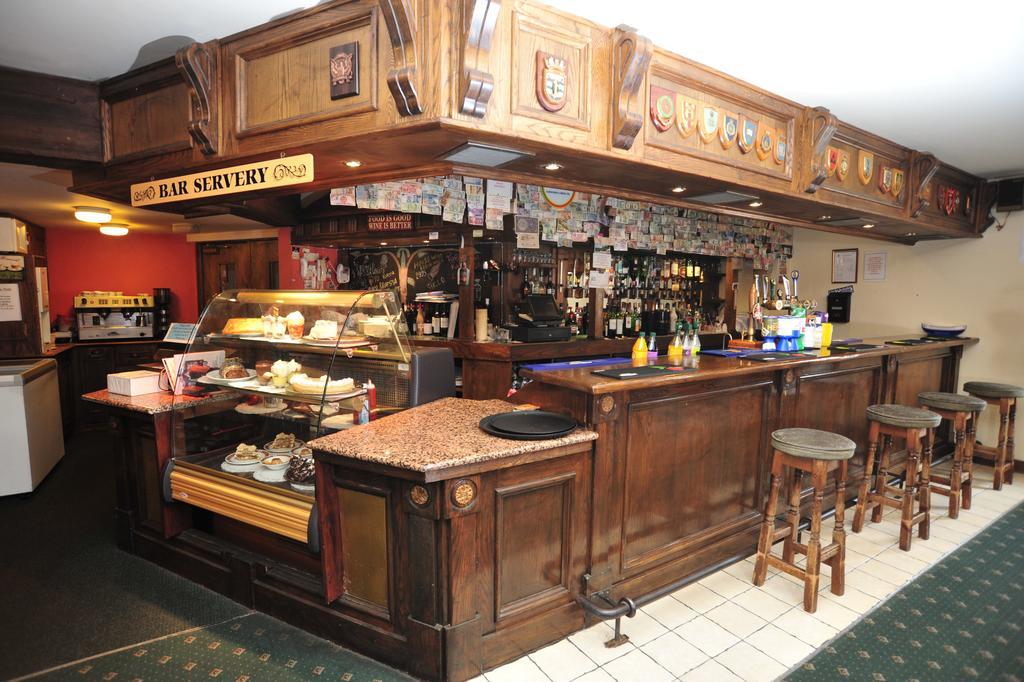 Oaklands Lodge Hotel Saint Saviour Екстериор снимка
