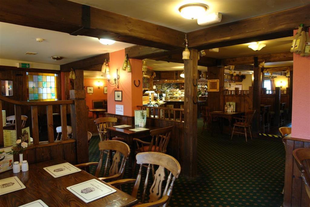 Oaklands Lodge Hotel Saint Saviour Екстериор снимка